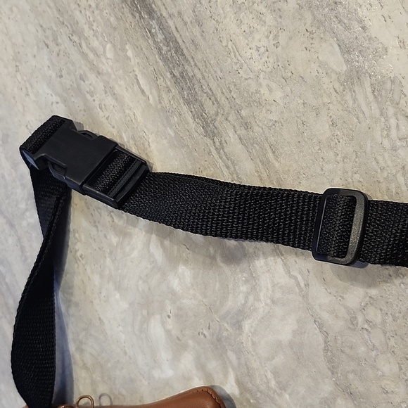 Bugatti Leather Waistbag - Picture 6 of 15